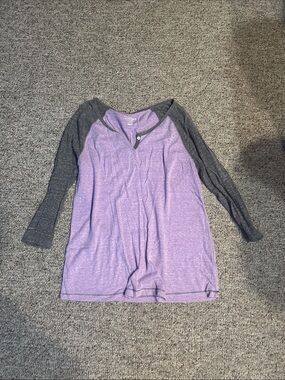 Old Navy Lavender Henley Raglan Long Sleeve Tee with Charcoal Sleeves